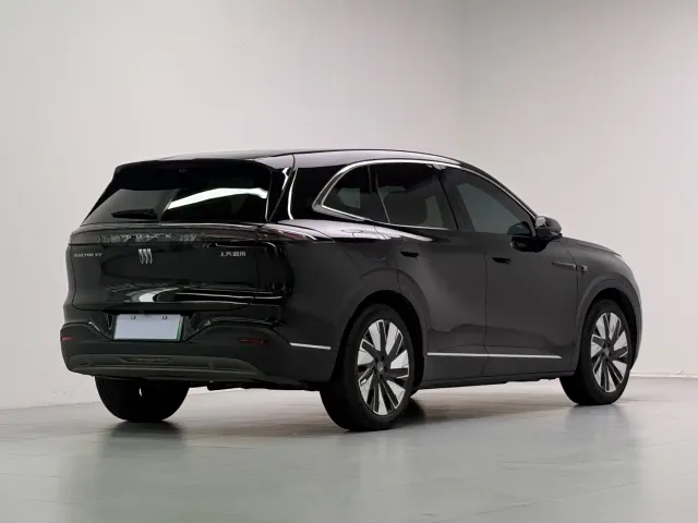 Buick Zhijing E7 — Фото автомобиля 4