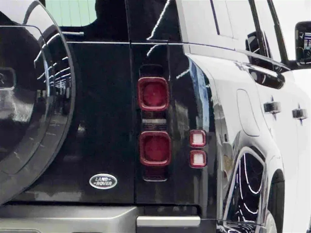 Land Rover Defender — Фото автомобиля 6