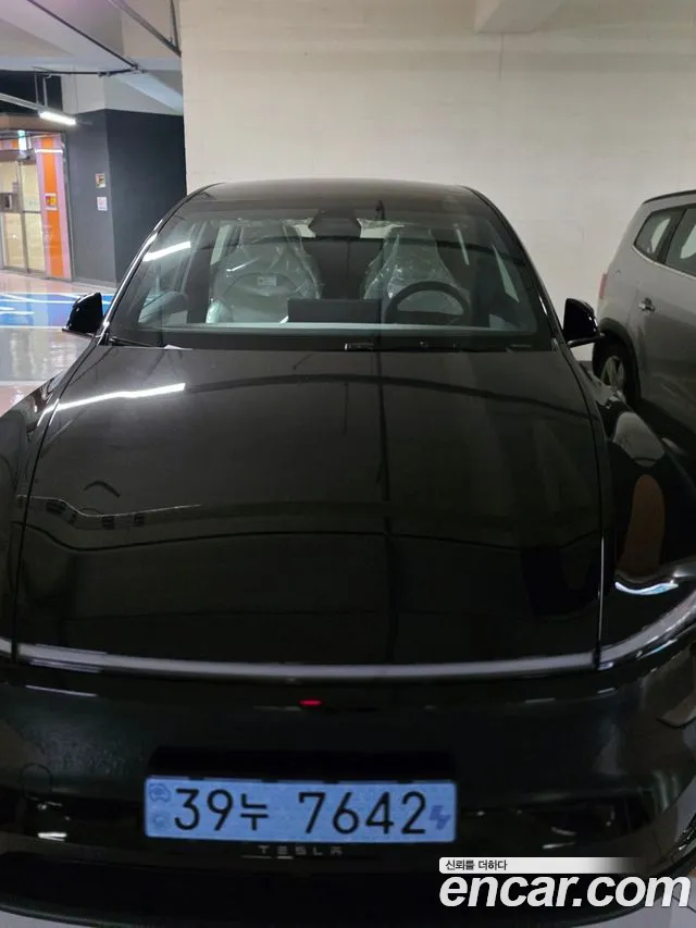 Tesla Model Y — Фото автомобиля 3