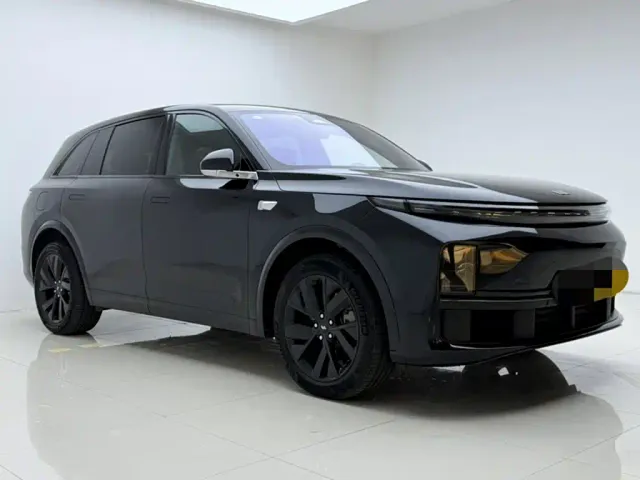 Li Auto L7 — Фото автомобиля 4