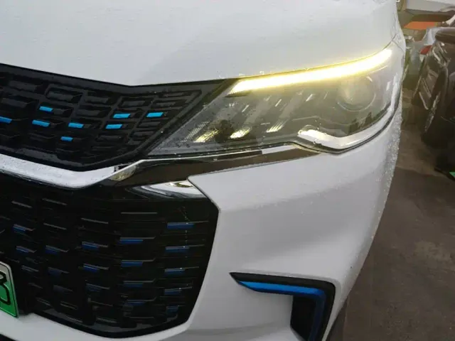 Maxus EUNIQ 5 — Фото автомобиля 23