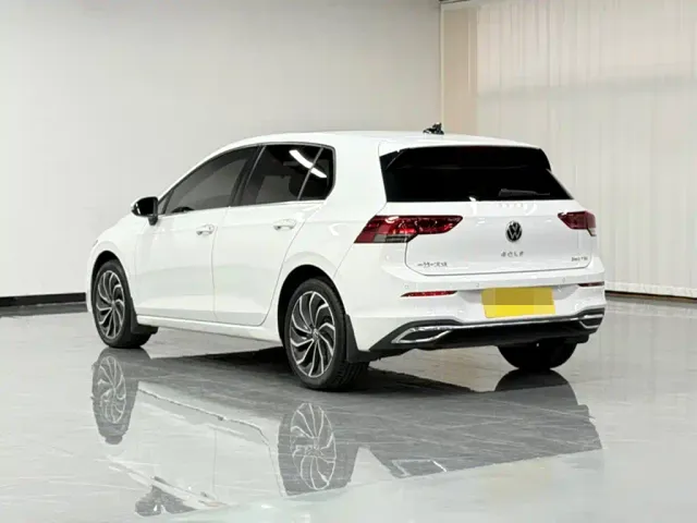 Volkswagen Golf — Фото автомобиля 4