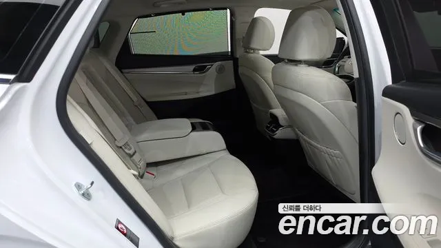 Hyundai Grandeur New — Фото автомобиля 12