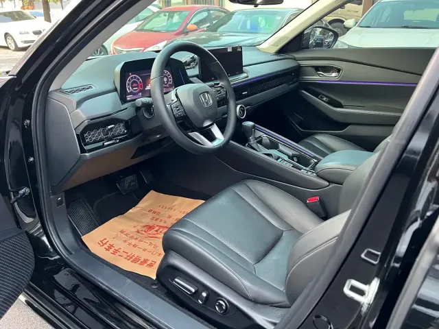 Honda Accord — Фото автомобиля 4