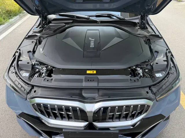 BMW i5 — Фото автомобиля 29