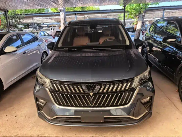 Wuling Jiachen — Фото автомобиля 2