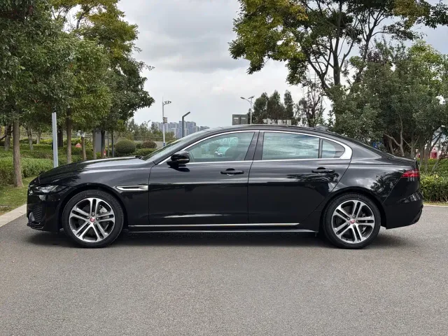 Jaguar XEL — Фото автомобиля 8