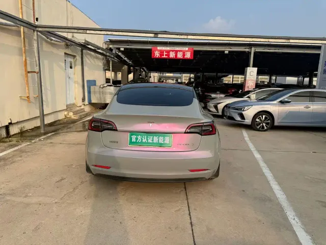 Tesla Model 3 — Фото автомобиля 8