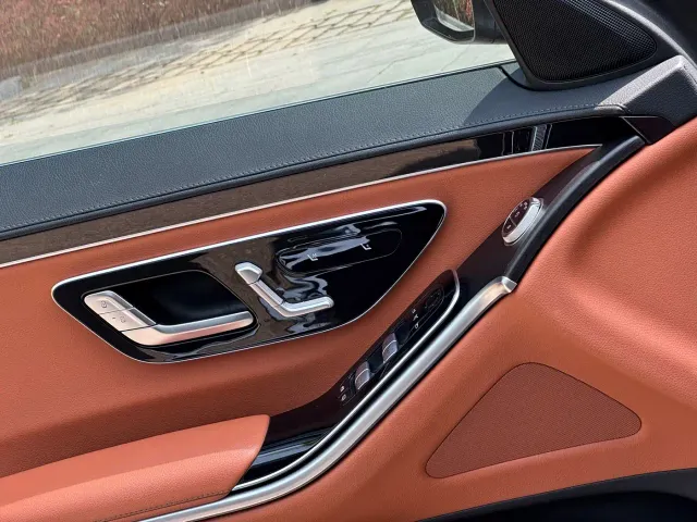 Mercedes-Benz S-Class — Фото автомобиля 16