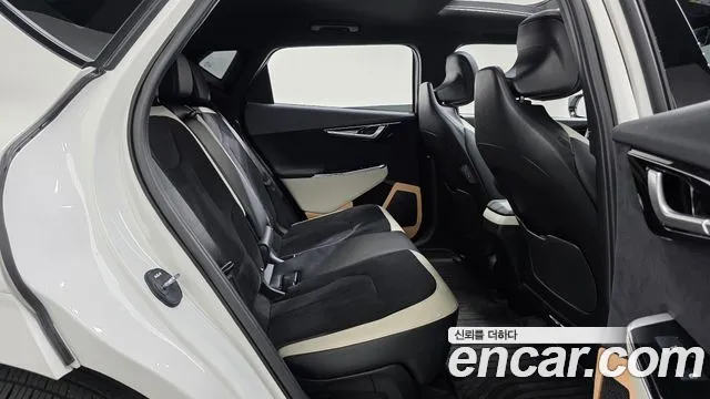 Kia EV6 — Фото автомобиля 11