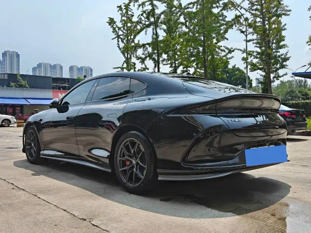 IM Motors L6 — Фото автомобиля 6