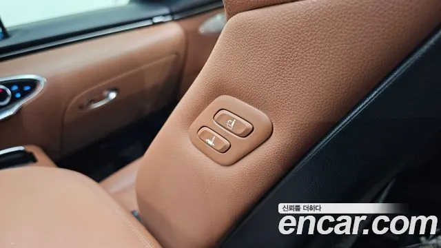 Genesis GV70 2.5T Бензин AWD — Фото автомобиля 26