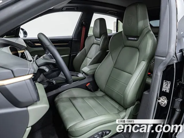 Porsche Macan — Фото автомобиля 10