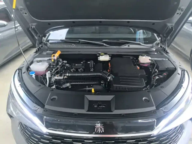 BYD Qin L — Фото автомобиля 19