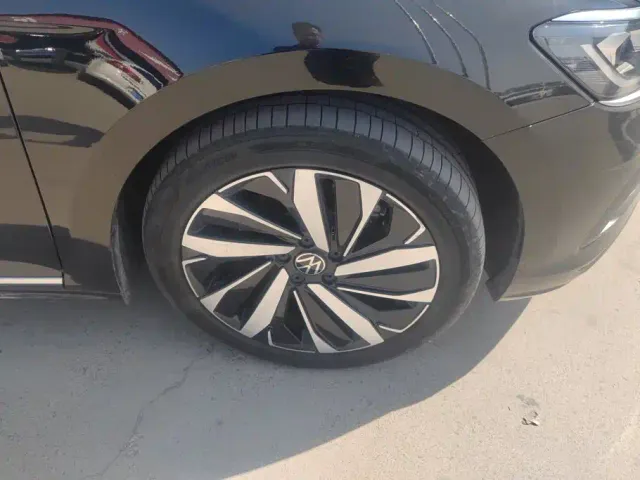 Volkswagen Passat — Фото автомобиля 6