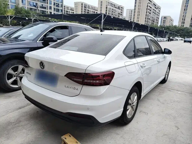 Volkswagen Lavida — Фото автомобиля 6