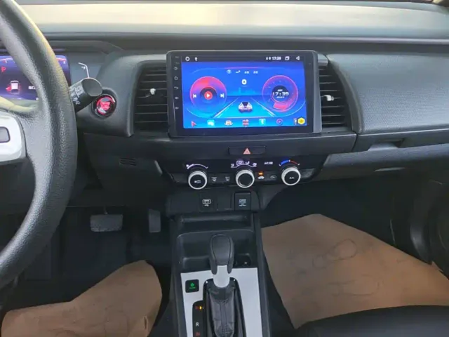 Honda Fit — Фото автомобиля 12