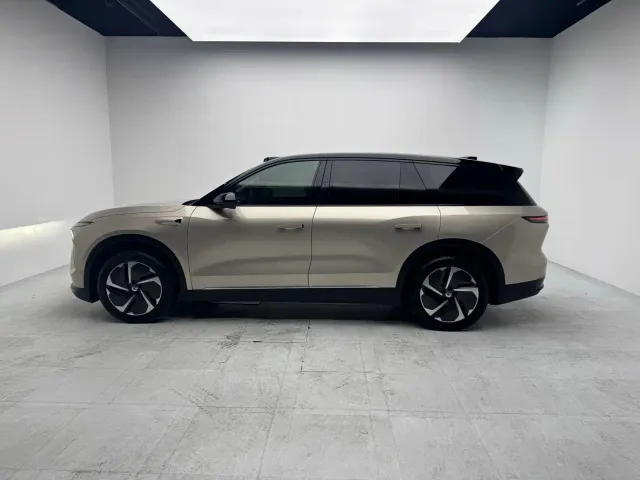 Nio ES8 — Фото автомобиля 4