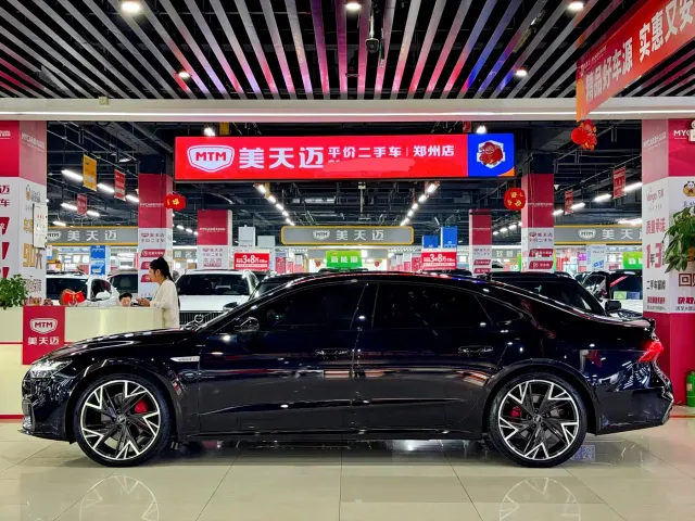 Audi Audi A7L 2024 45 TFSI quattro S-line Black Warrior Edition — Фото автомобиля 5
