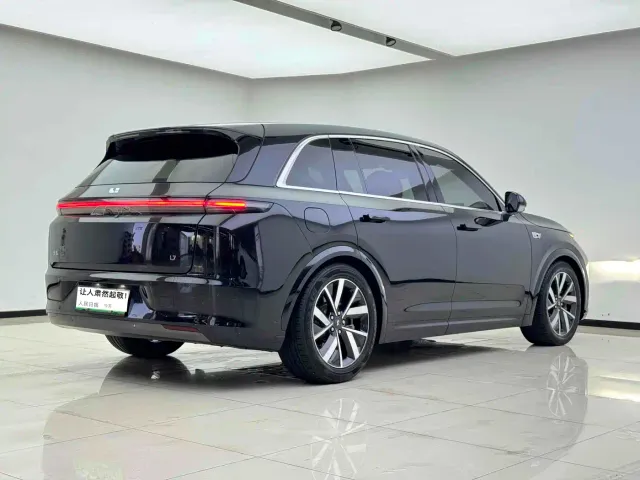 Li Auto L7 — Фото автомобиля 11