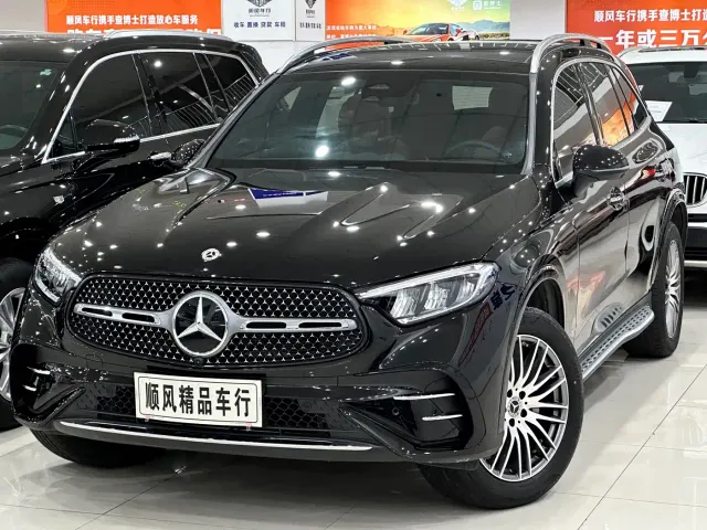 Фотография автомобиля — Mercedes-Benz GLC-Class
