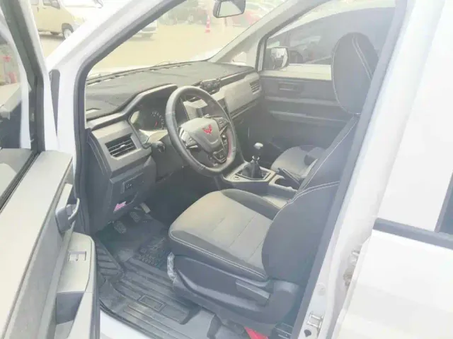 Wuling Hongguang Plus — Фото автомобиля 8