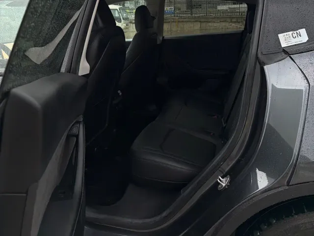 Tesla Model Y — Фото автомобиля 8