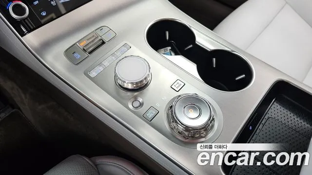 Genesis GV70 — Фото автомобиля 12
