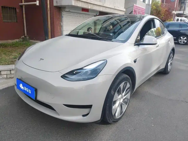 Фотография автомобиля — Tesla Model Y