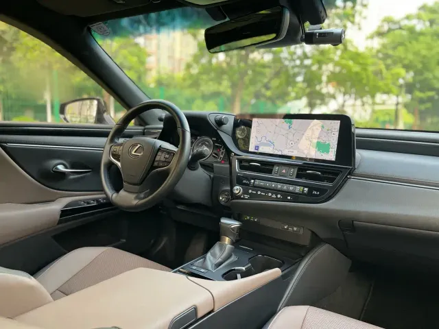 Lexus ES — Фото автомобиля 13