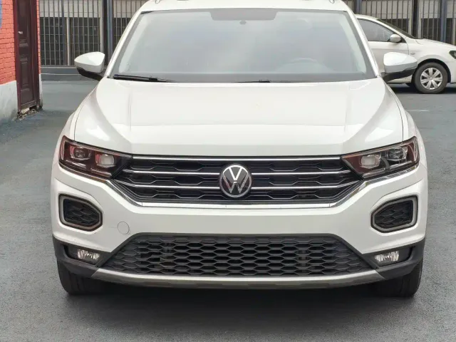 Volkswagen T-Roc — Фото автомобиля 2