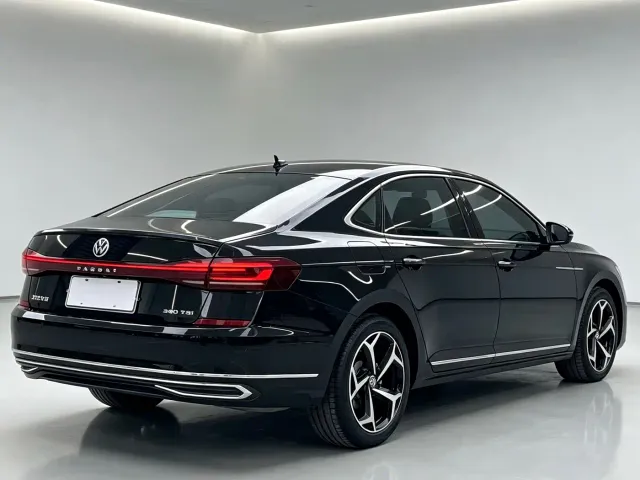 Volkswagen Passat — Фото автомобиля 5
