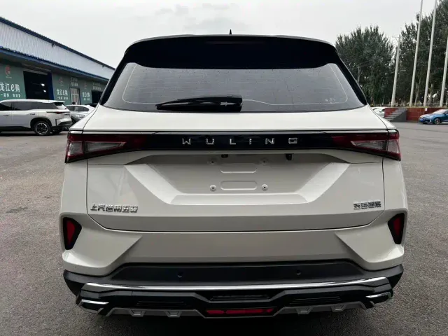 Wuling Asta — Фото автомобиля 2