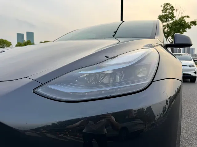 Tesla Model Y — Фото автомобиля 23