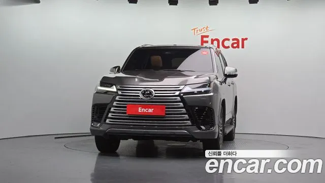 Lexus LX — Фото автомобиля 3