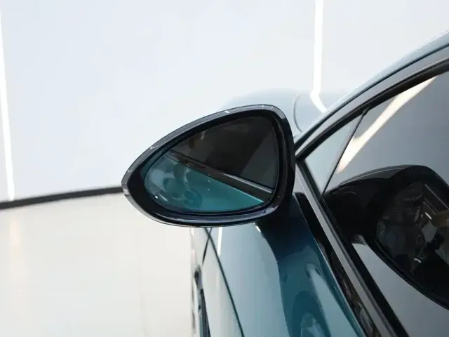 Denza Z9GT — Фото автомобиля 16