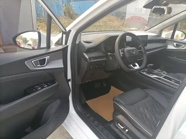 Wuling Jiachen — Фото автомобиля 15