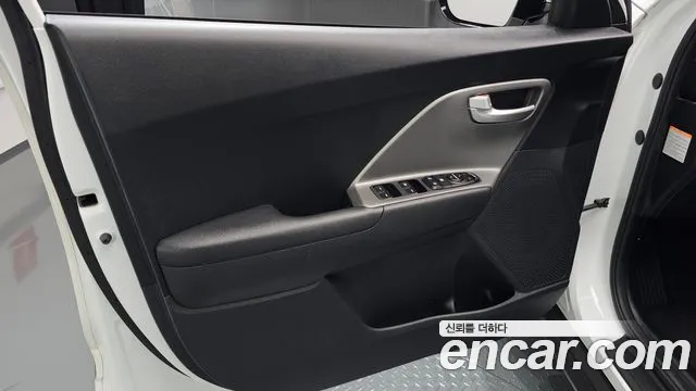 Kia Niro Niro Plus Air — Фото автомобиля 24