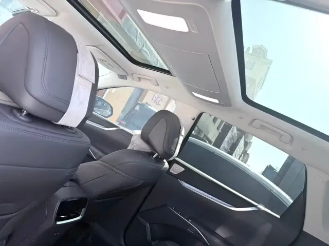 Buick Zhijing E7 — Фото автомобиля 4