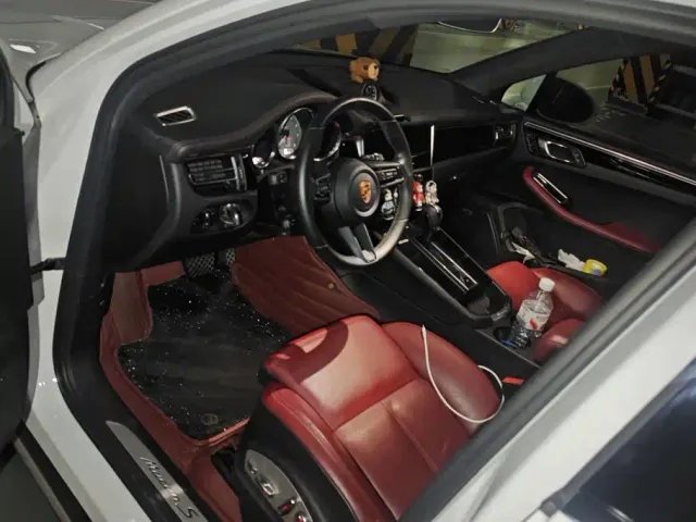 Porsche Macan — Фото автомобиля 12