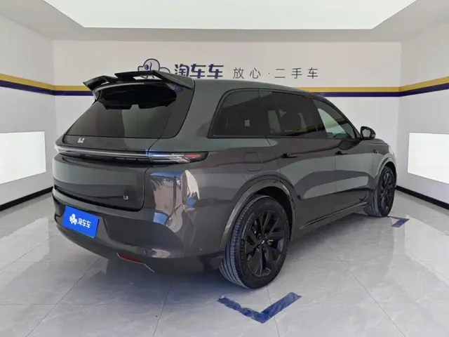 Li Auto L8 — Фото автомобиля 3