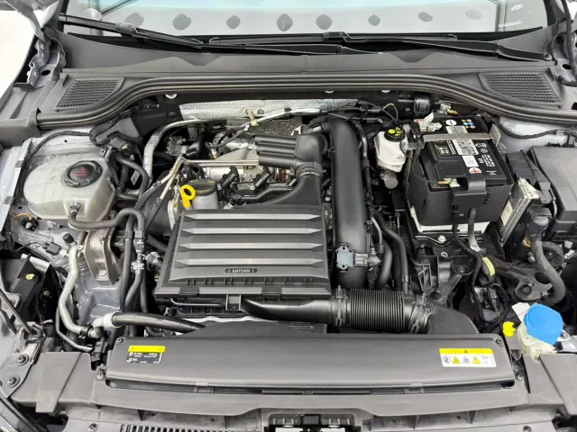 Volkswagen Golf — Фото автомобиля 20