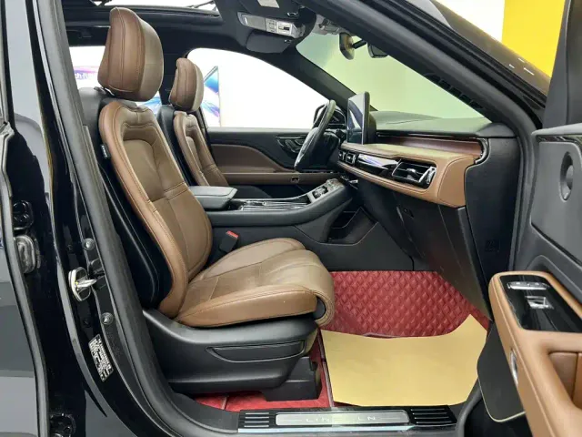 Lincoln Aviator — Фото автомобиля 10