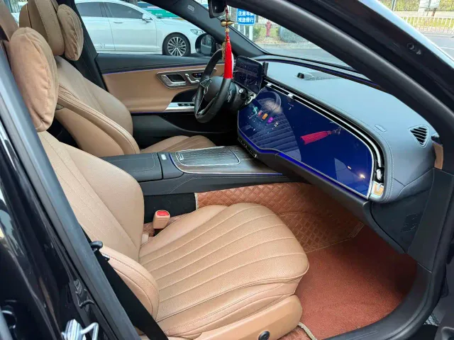 Mercedes-Benz E-Class — Фото автомобиля 13