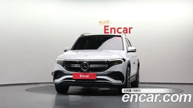 Mercedes-Benz EQB — Фото автомобиля 3