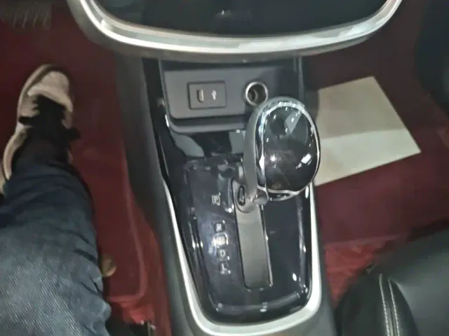 Nissan Tiida — Фото автомобиля 13