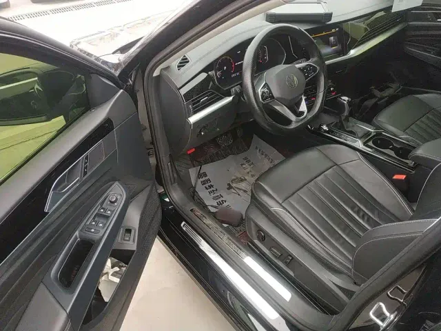 Volkswagen Passat — Фото автомобиля 11