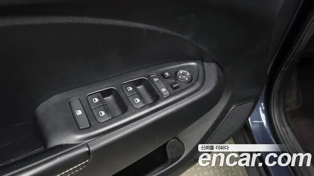 Hyundai Venue — Фото автомобиля 23