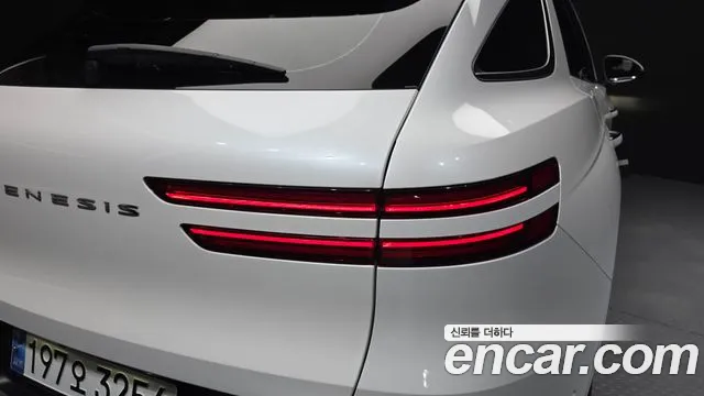 Genesis GV70 — Фото автомобиля 8