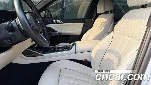 BMW X7 M60i xDrive M Sport 6 мест — Фото автомобиля 12